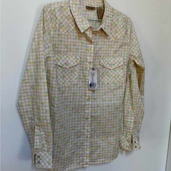 NWT Wrangler Retro Floral Pearl Snap Western Shirt Size Medium - Picture 2 of 12